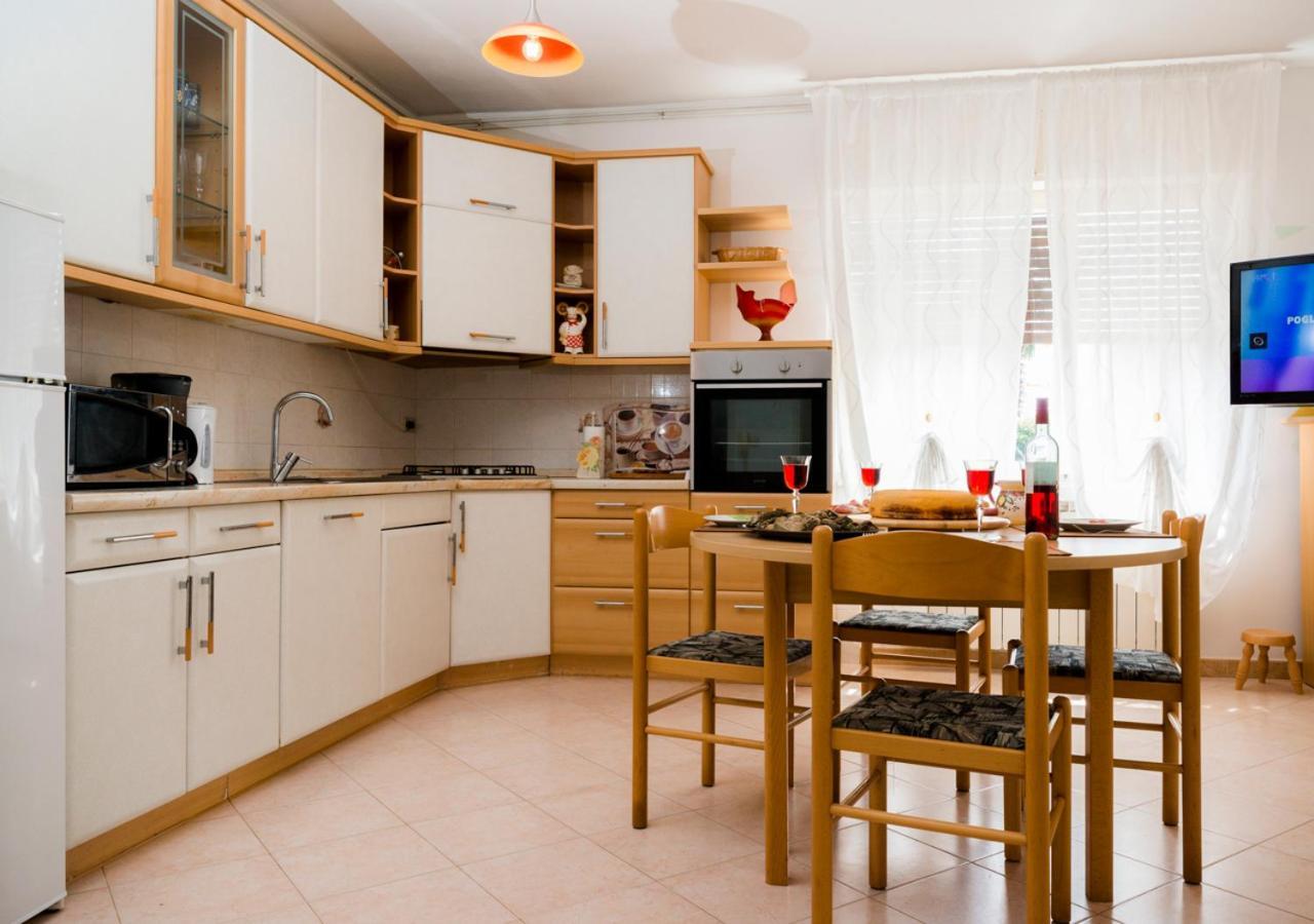 Apartment Dora ウマグ エクステリア 写真
