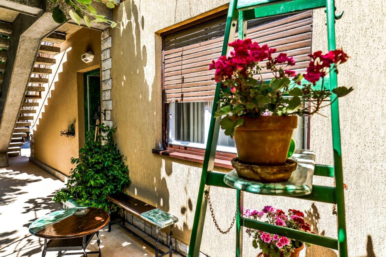 Apartment Dora ウマグ エクステリア 写真