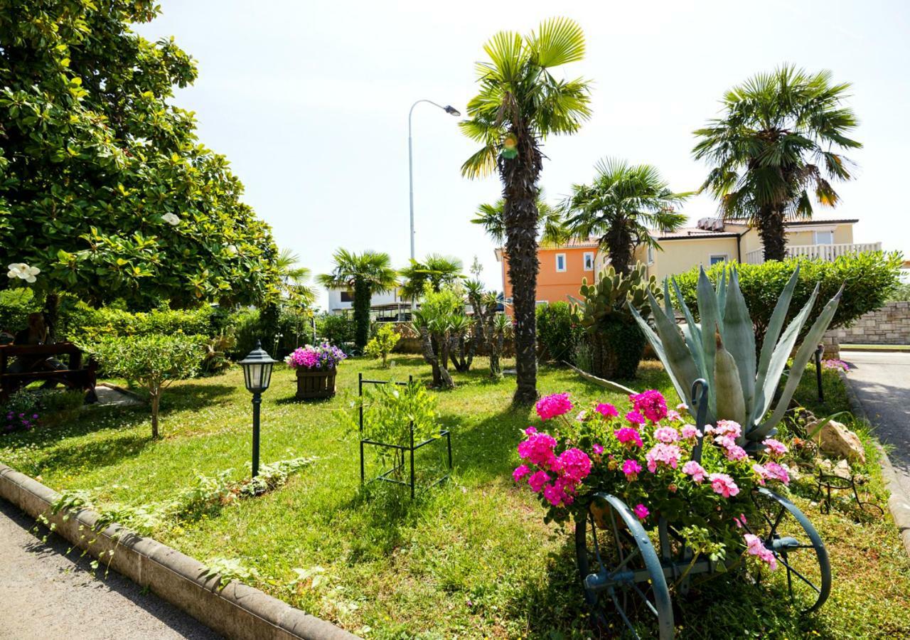 Apartment Dora ウマグ エクステリア 写真